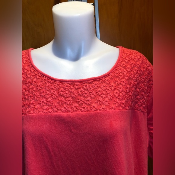 Basic Edition Dark Pink Blouse W/ Floral Bodice 2X PF - Picture 4 of 4